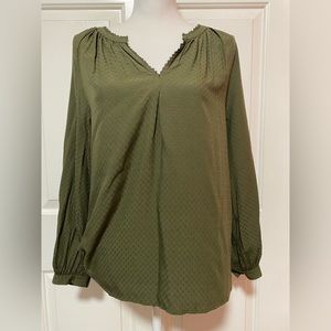 NWT Vince Camuto Womens blouse olive green Size XS